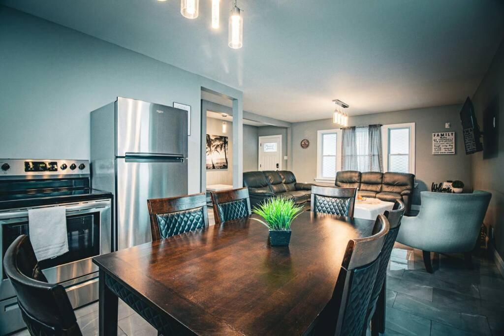Comfortable 3Br, 1 Bath Close To The Falls Ниагара-Фолс Экстерьер фото